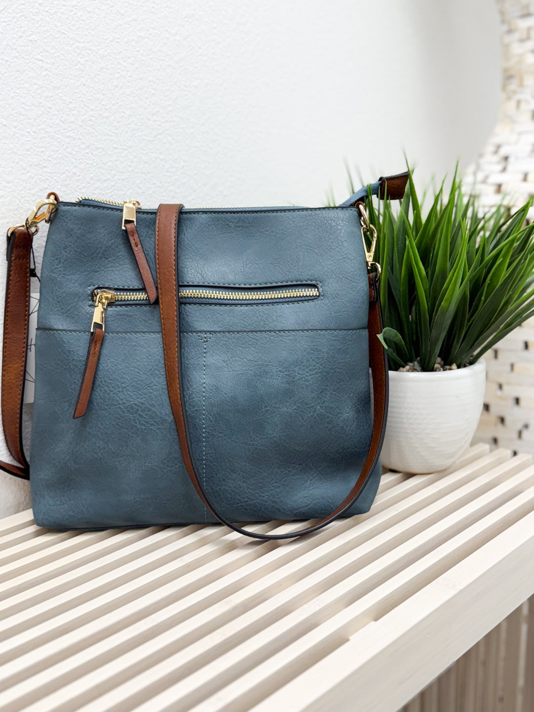 The Traveler Crossbody Bag (Blue)