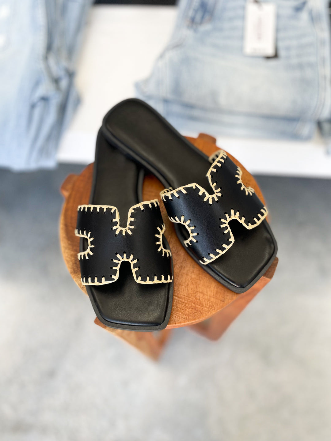 Happi Days Sandals (Black)