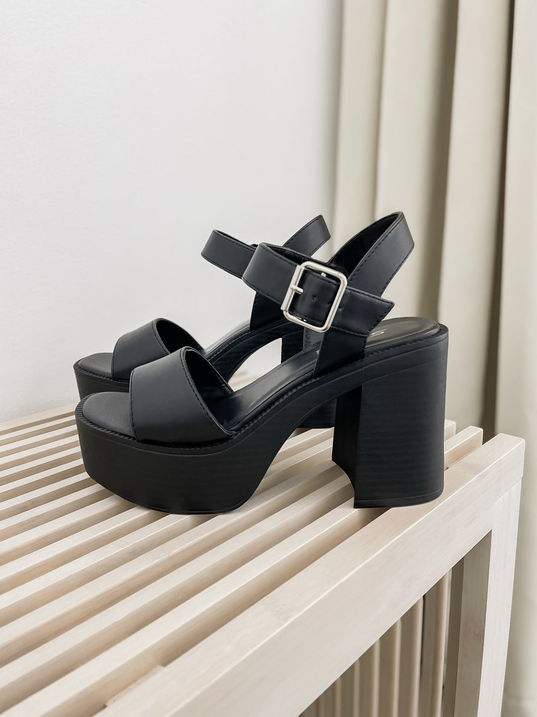 Jaylin Block Heels (Black)