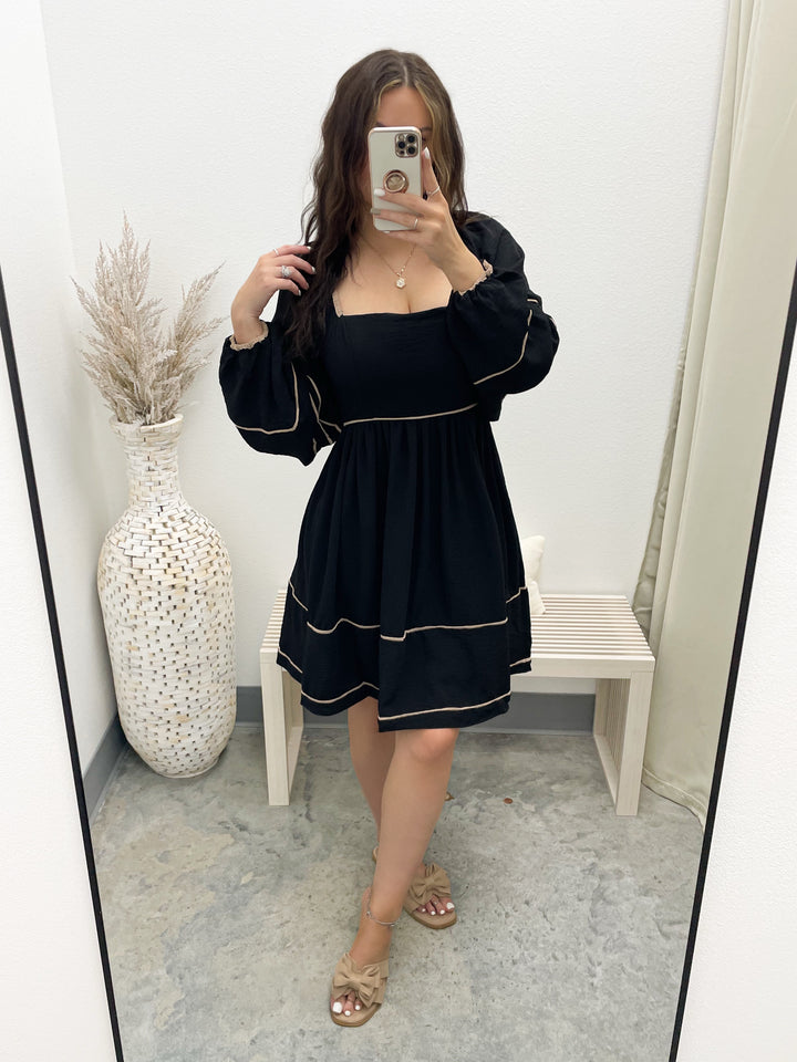 Quick Conversations Dress (Mocha/Black)