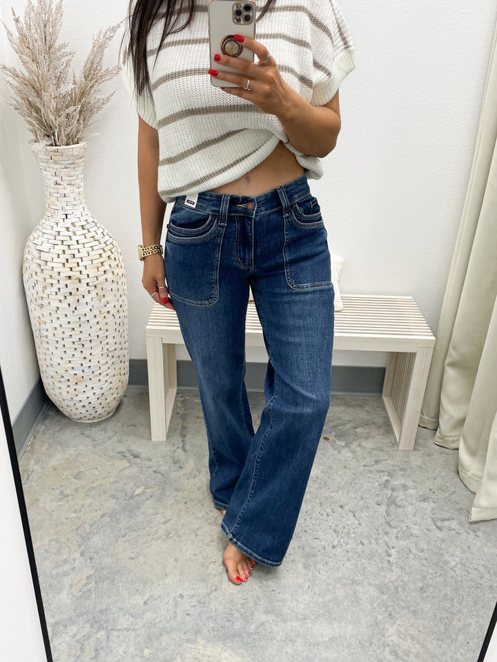 Emalee 90's Straight Leg Jeans