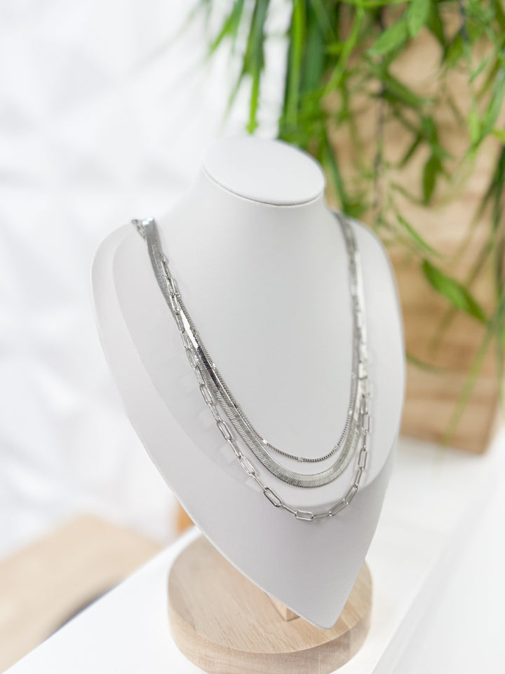 Alma Layered Necklace (Silver)