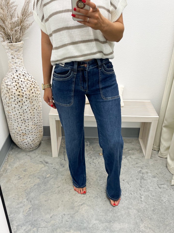 Emalee 90's Straight Leg Jeans