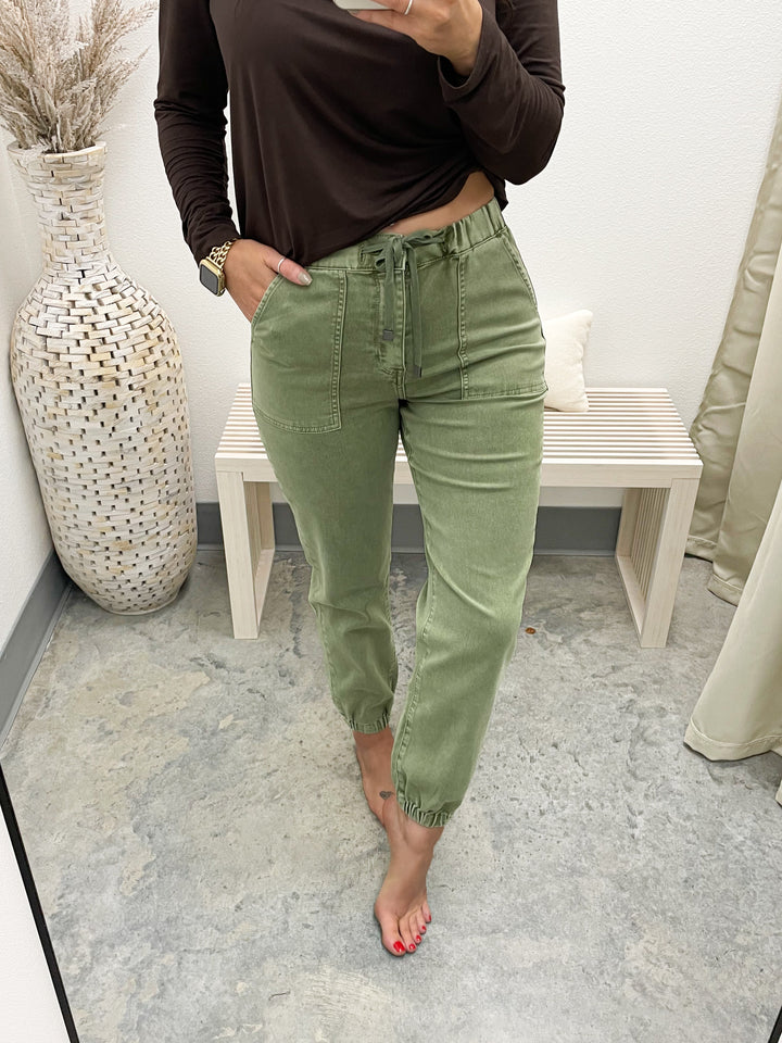 Emmaleigh Cropped Joggers (Light Olive)