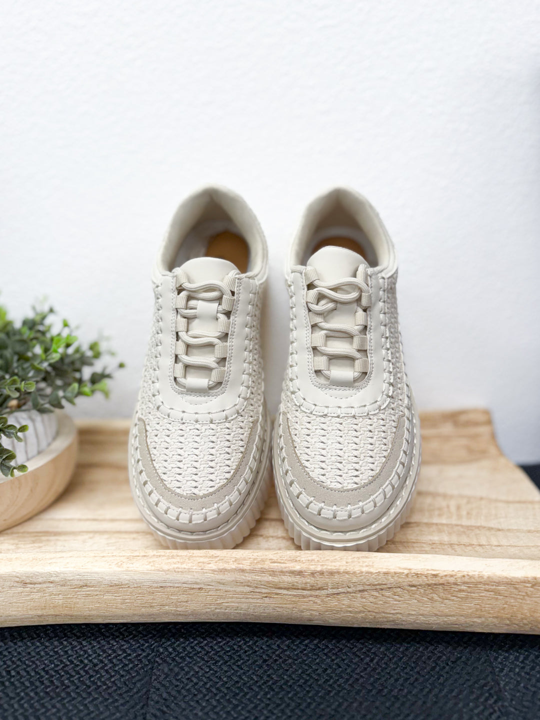 Deja Sneaks (Cream)