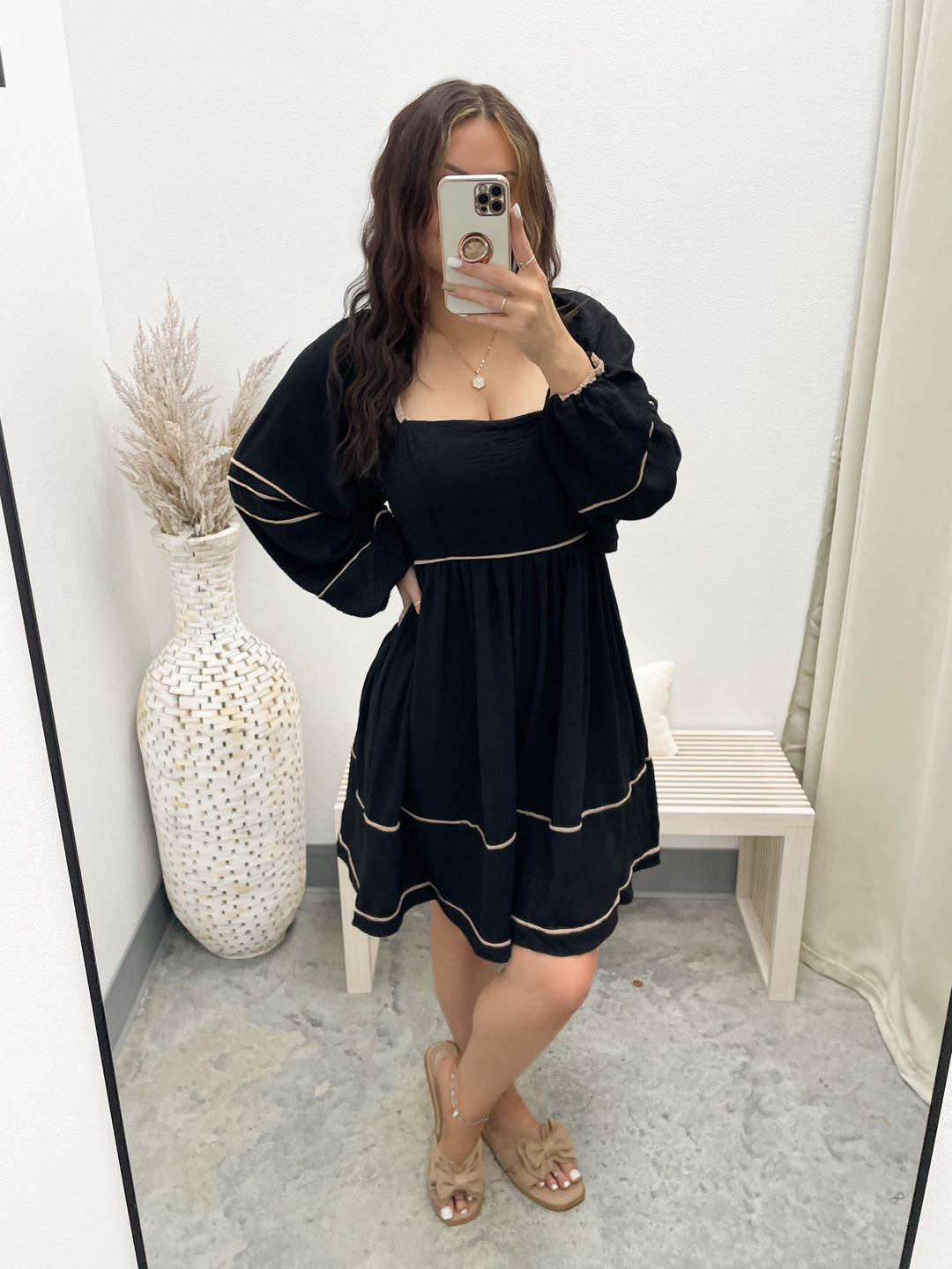 Quick Conversations Dress (Mocha/Black)