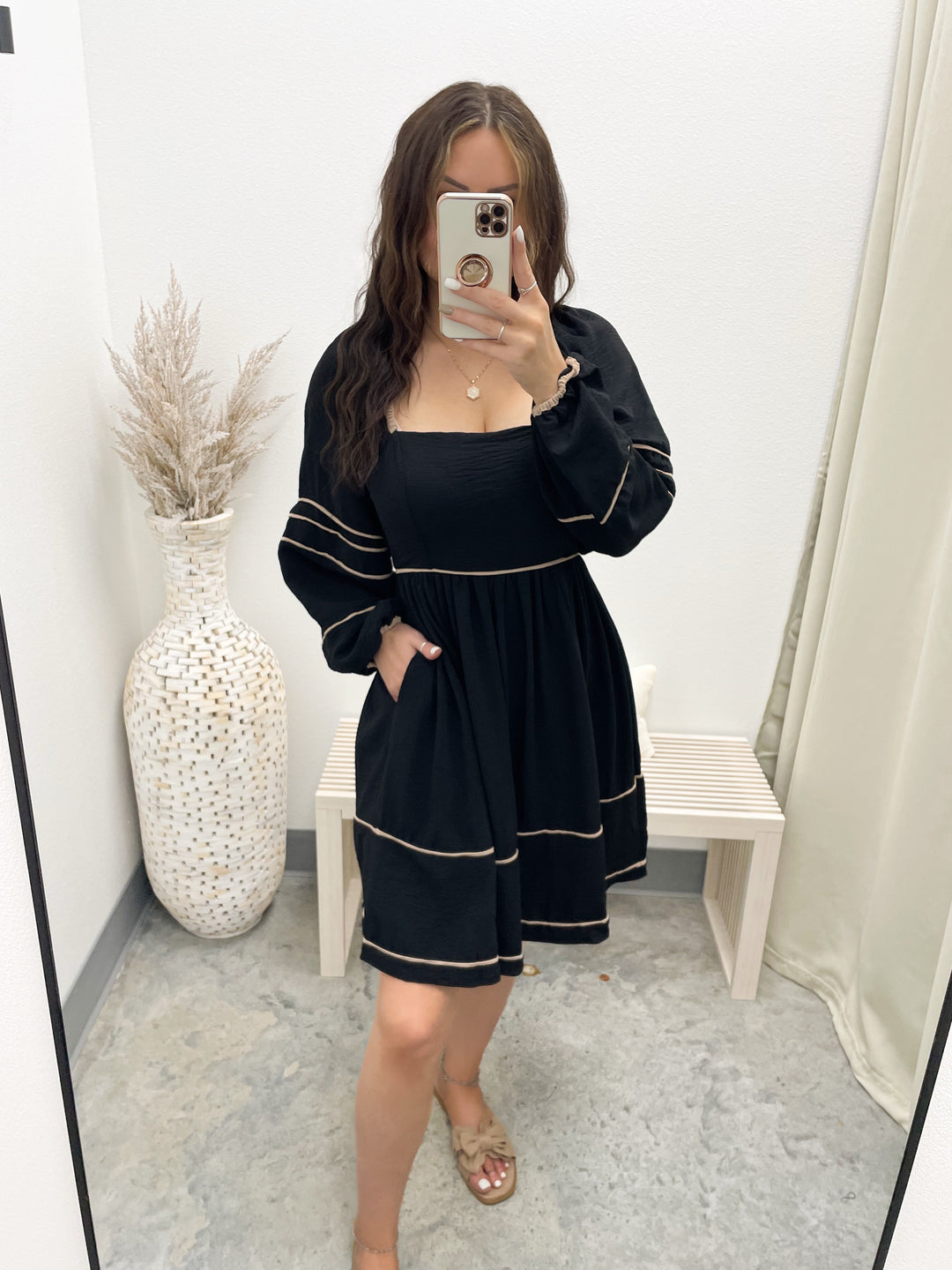 Quick Conversations Dress (Mocha/Black)