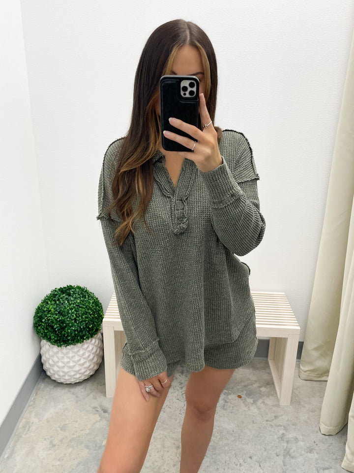 Remember When Waffle Pullover (Olive)