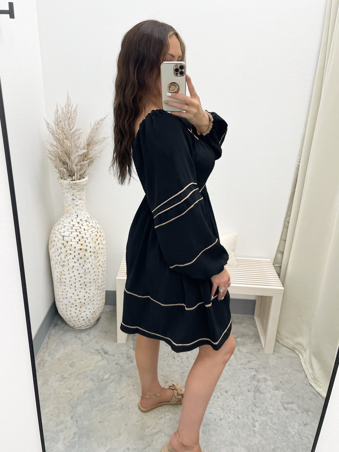 Quick Conversations Dress (Mocha/Black)